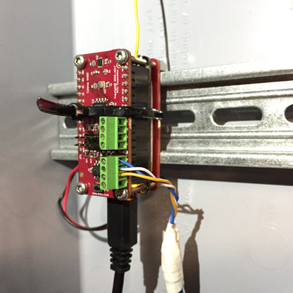 MCCI Catena 4450 mounted on DIN rail